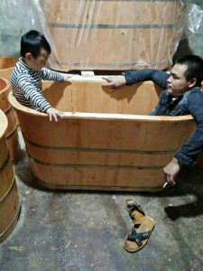 bon-tam-go-cao-cap-hinh-bau-duc